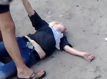 これはヤバい。ウクライナの女の子が麻薬の過剰摂取により…（動画）