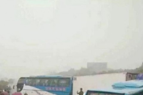 中国の ”霧” がヤバい。3人が死亡した理由がよく分かる画像