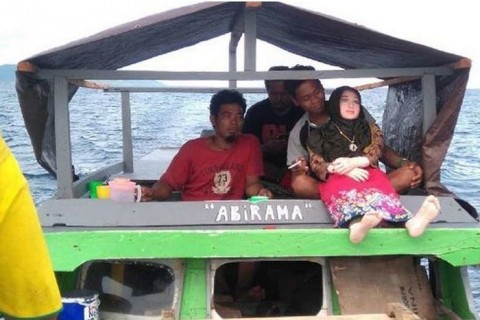 セ○クス人形を知らないインドネシアの漁師がセ○クス人形を拾った結果・・・（画像）