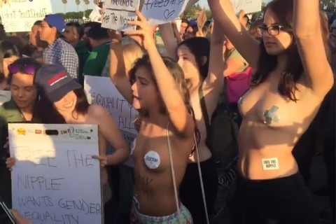 【動画】抗議活動で裸になってる女の子たちをエロい目でしか見れない