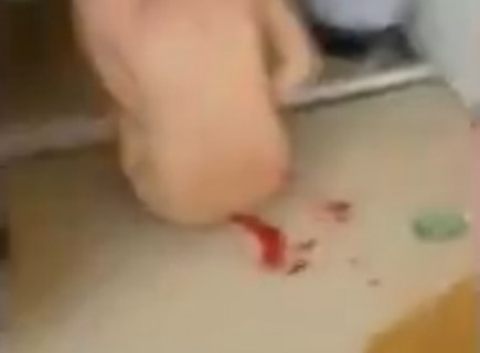 【閲覧注意】浮気した女のマ●コ刺してやった（動画）