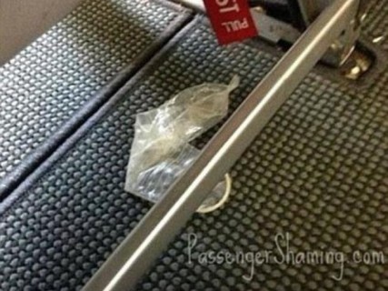 【画像】麻薬、セ○クス… 格安航空会社の機内ってこんなにヤバいの？