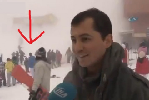 スキーリゾートのマネージャー、雪崩で客が埋められてるのに笑顔でインタビューに答え批判殺到