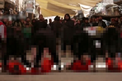 【閲覧注意】イスラム国で行われる「人間を使ったイベント」が恐ろしすぎる…（動画）