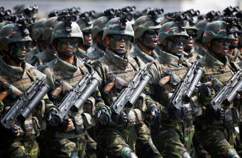 【画像】北朝鮮が最強の特殊部隊を公開！！これは・・・