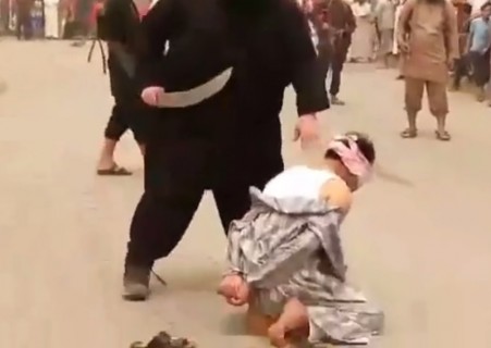 【閲覧注意】イスラム国の ”処刑人” 、人を殺すのに0.1秒もかからない・・・（動画）