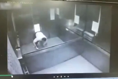 【動画】中国の ”人喰いエレベーター” の最新の犠牲者をご覧ください…