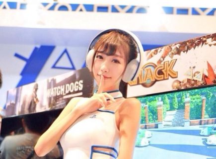 【画像】超可愛いコンパニオンの美少女が発見され話題に