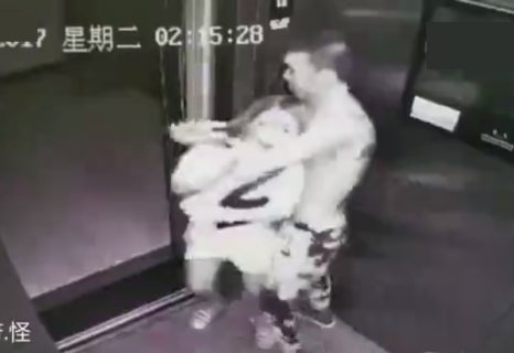 【動画】エレベーターで美女がレ●プ魔と遭遇した結果・・・