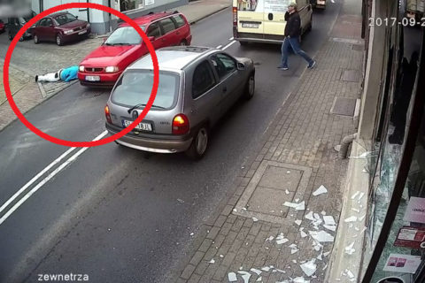 【動画】窓ガラスを割りまくったヤンキー、逃走３秒後に車に轢かれ動かなくなる…