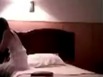 【動画】安いホテルで行われてる ”少女の違法な性的サービス” がやばい・・・