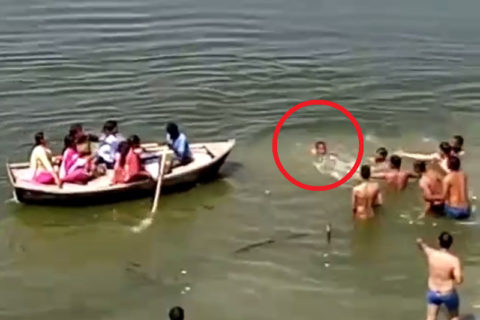 【動画】川で人が溺れてるのに、その場にいた ”30人” 誰も泳げなかった結果・・・