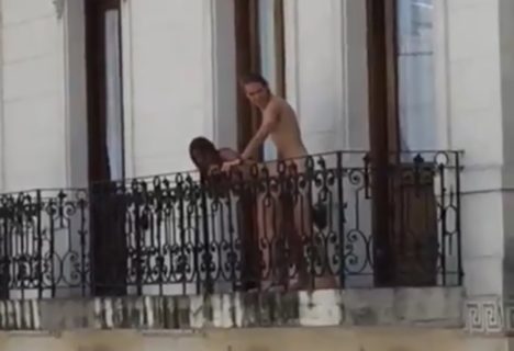 【衝撃】売春婦とベランダでセックスした結果ｗｗｗｗｗｗ（動画あり）