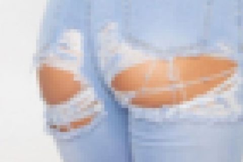 【画像】女子のアソコが丸見えの ”ダメージジーンズ” が発売されてしまうｗｗｗｗｗ
