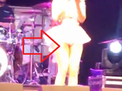 【激写】女性歌手がノーパンでステージに上がった結果ｗｗｗｗｗｗ（動画あり）