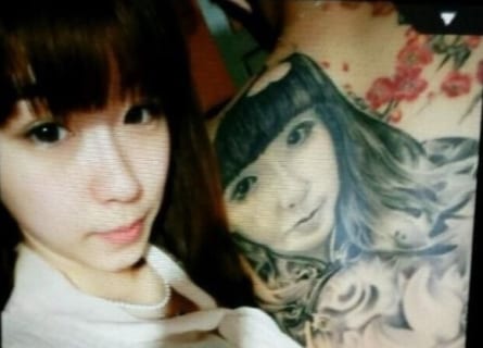 【超絶悲報】DQNさん、背中に「彼女の顔写真タトゥー」を彫るもフラれてしまう…（画像あり）