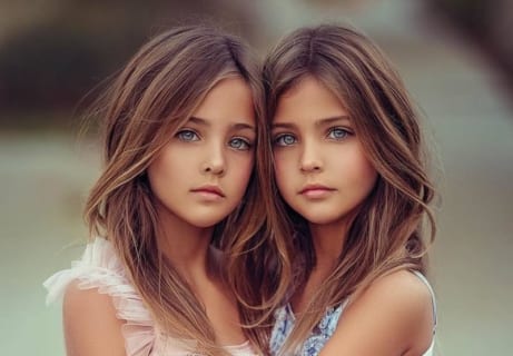 【画像】世界で最も美しい双子の美少女（9歳）、100万人のロリコン達の餌食になる