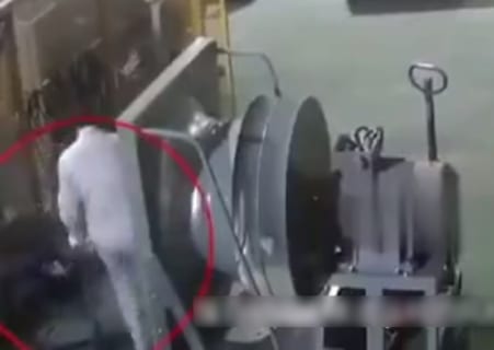 【閲覧注意】工場作業員、巨大な機械に吸い込まれ瞬時に粉砕される…（動画あり）