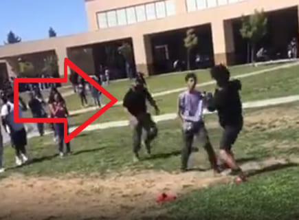 高校生同士の喧嘩をアメリカの海兵隊がタックルで止める動画ｗｗｗｗｗｗ