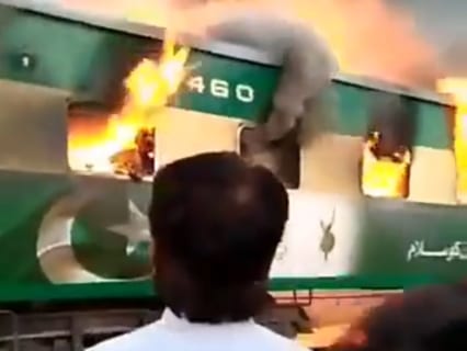 【閲覧注意】７４人が生きたまま燃やされたパキスタンの電車、ガチで地獄絵図（動画あり）