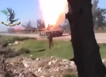 【衝撃映像】イラクで「戦車を単独で破壊する男」、凄すぎる・・・・・
