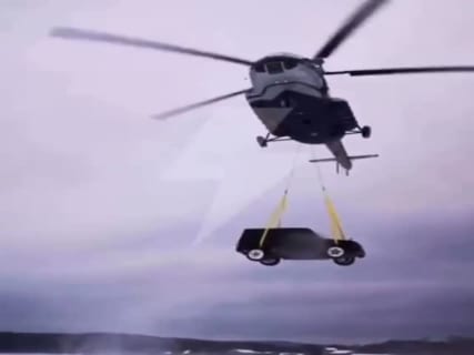 【動画】億万長者「ベンツ（2000万円）をヘリで上空1000フィートから落としてみた！」