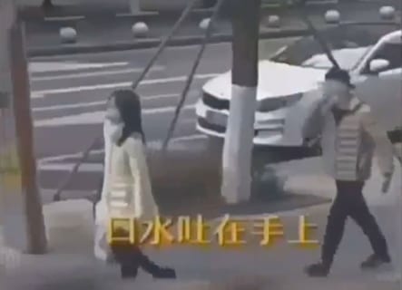 【狂気】中国のコロナ感染者「コレをやったら死刑」なのにやり続ける…（動画）