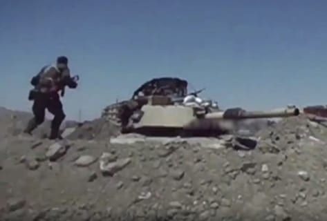 【戦場映像】戦車を単独で次々に破壊させていく男、凄すぎる…