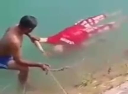 【閲覧注意】川で女性の遺体を見つけた男達、とんでもない事をしてしまう（動画あり）