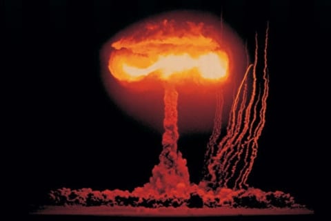 人類史上最強の核兵器「ツァーリ・ボンバ」の爆発映像。その衝撃波は世界を3周した