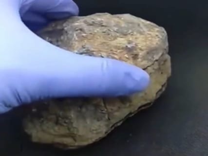 【驚愕】地球に落ちた隕石を切った結果・・・（動画あり）