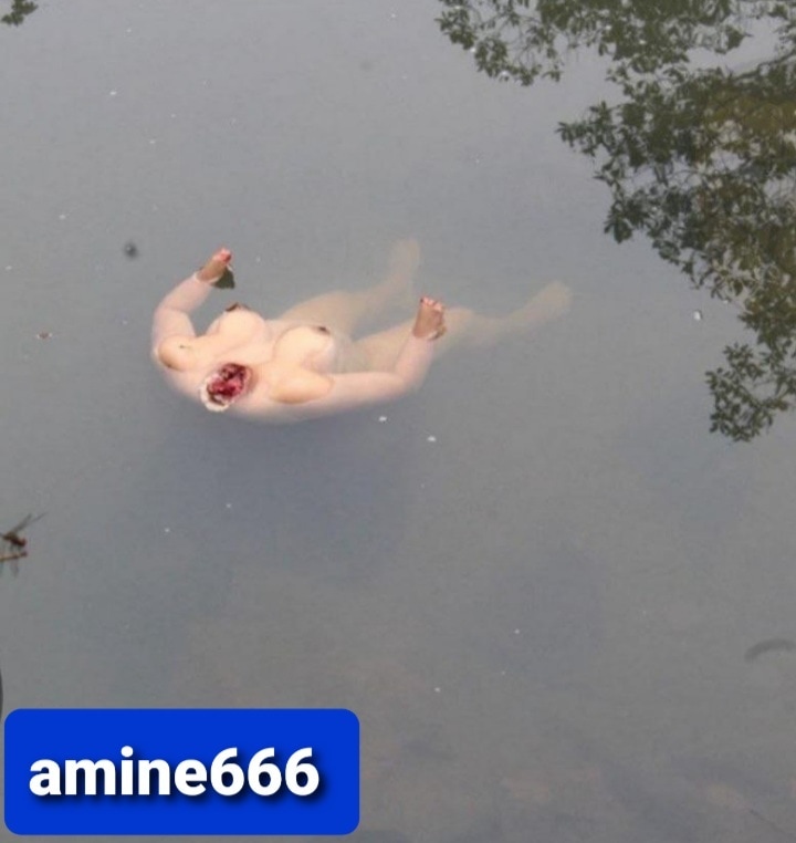 女子小学生　水遊び　裸 
