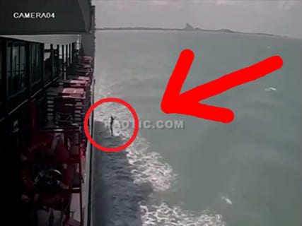 【恐怖映像】大型客船から女性1人が消え去る ⇒ 船の甲板の監視カメラ確認した結果…