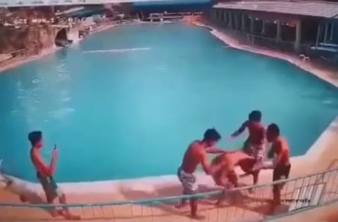 【超恐怖】プールで。高校生4人「こいつを14回転させてプールに落とすぞ！ｗ」⇒ 溺死