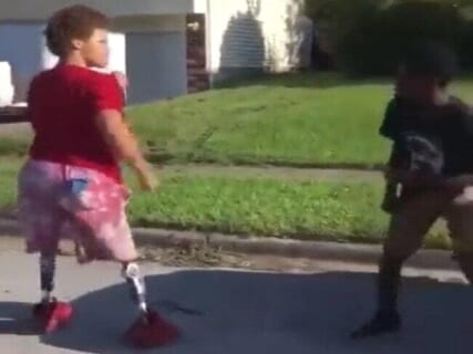 【超驚愕】”両足がない” ヤンキー高校生の喧嘩映像、凄すぎる・・・（動画あり）