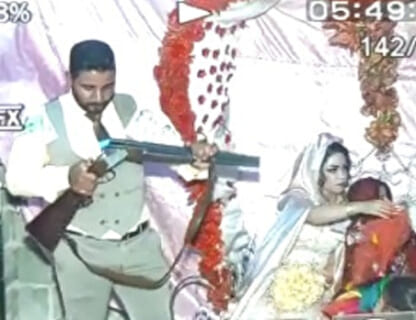 【狂気】イランの結婚式でショットガンを持ち込んだ男。今からヤバい事が起こります…