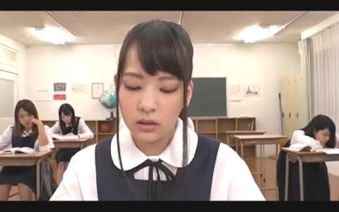 海外で「男7人をイカせる日本の女子高生」のエロ動画が人気にｗｗｗｗ（動画あり）