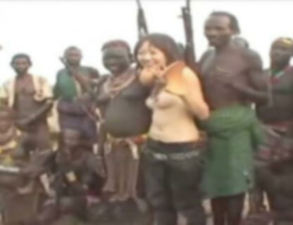 【閲覧注意】部族の女性をレイプした結果・・みんなが集まってきて・・（動画あり）