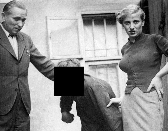 1937年にブラジルのジャングルで発見された「猿人」の写真