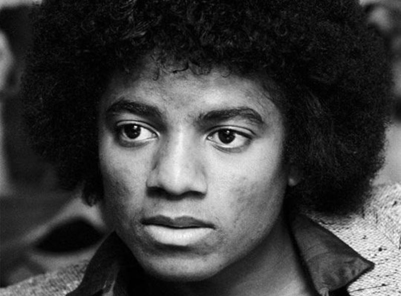 マイケル・ジャクソンの顔面の変化・・・（16枚）