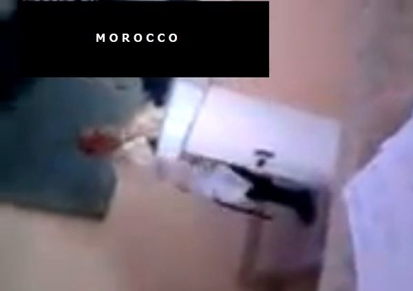 ［モロッコ］教室でオ○ニーしている教師（52才）を生徒が盗撮