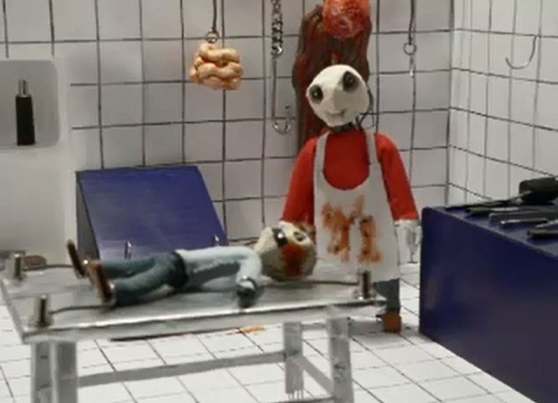 人間の手とか足を切断していく動画見つけたけど