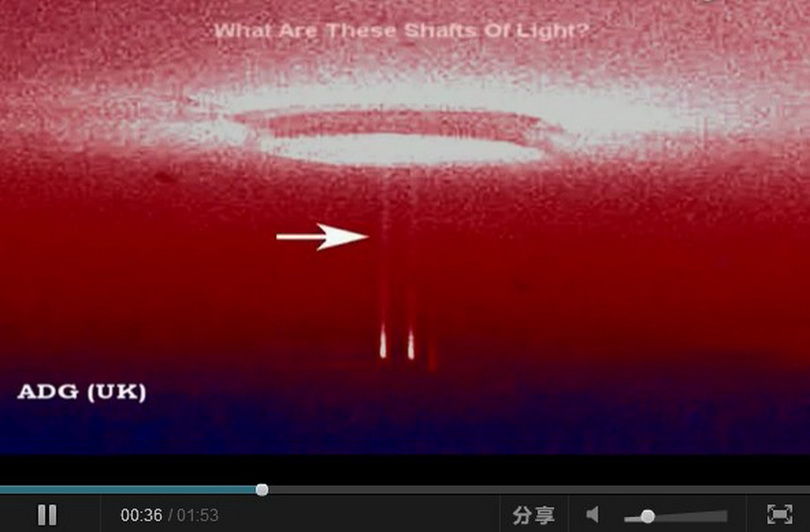 【画像】北極の空に ”謎の穴” が開き、5つのUFOが現れる