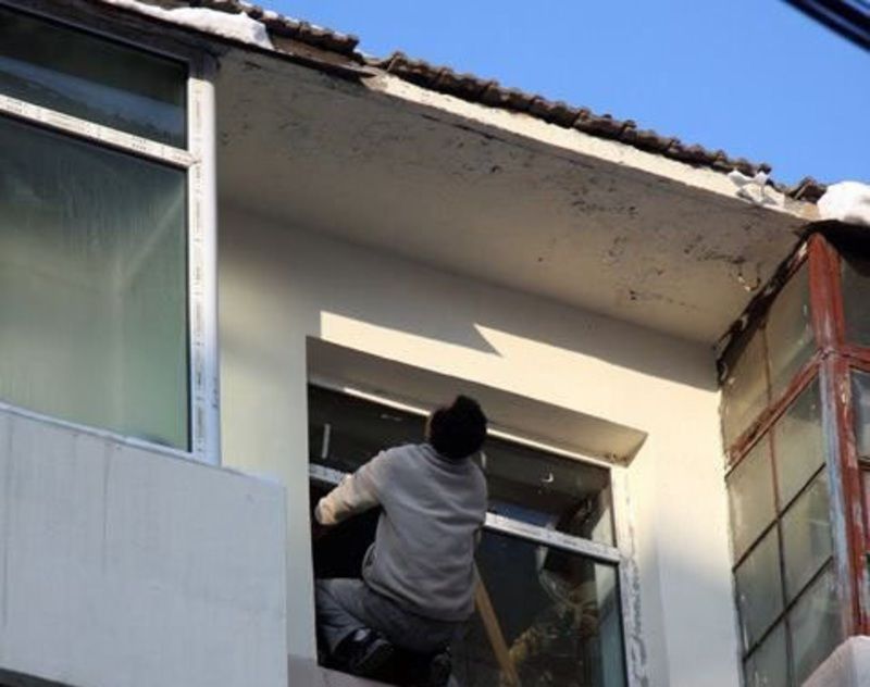 【閲覧注意】4コマみたいだけどこれは自殺の写真なので絶対に笑ってはいけない