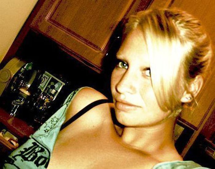 ロシアのセ●クスチャット、顔写真だけで500人の男性を集めた1人の美女
