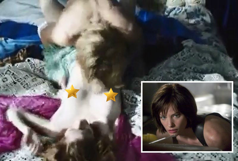 【動画】バイオハザードのジル役「シエンナ・ギロリー」のセ●クスシーンがエロすぎる