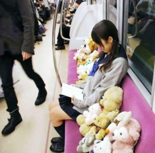 the_wackiest_pictures_always_come_from_japan_640_25