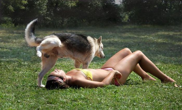 women_and_animals_dont_always_get_along_10