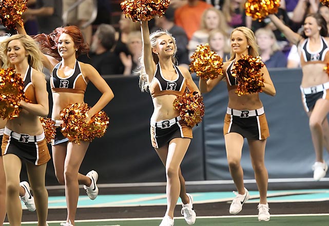 130724123949-rattler-sidewinders-cheerleader-a08x6872-single-image-cut