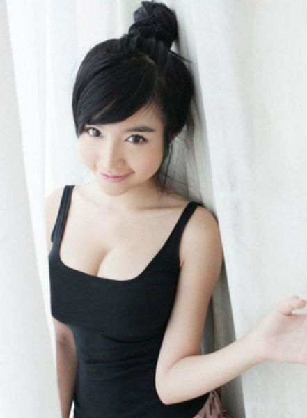 cute_vietnamese_model_39